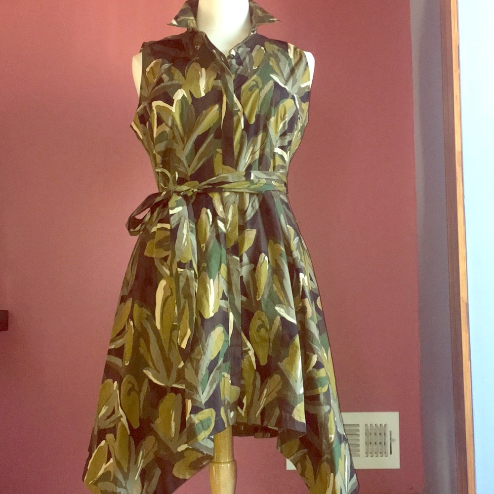 Sleeveless handkerchief hem dress!